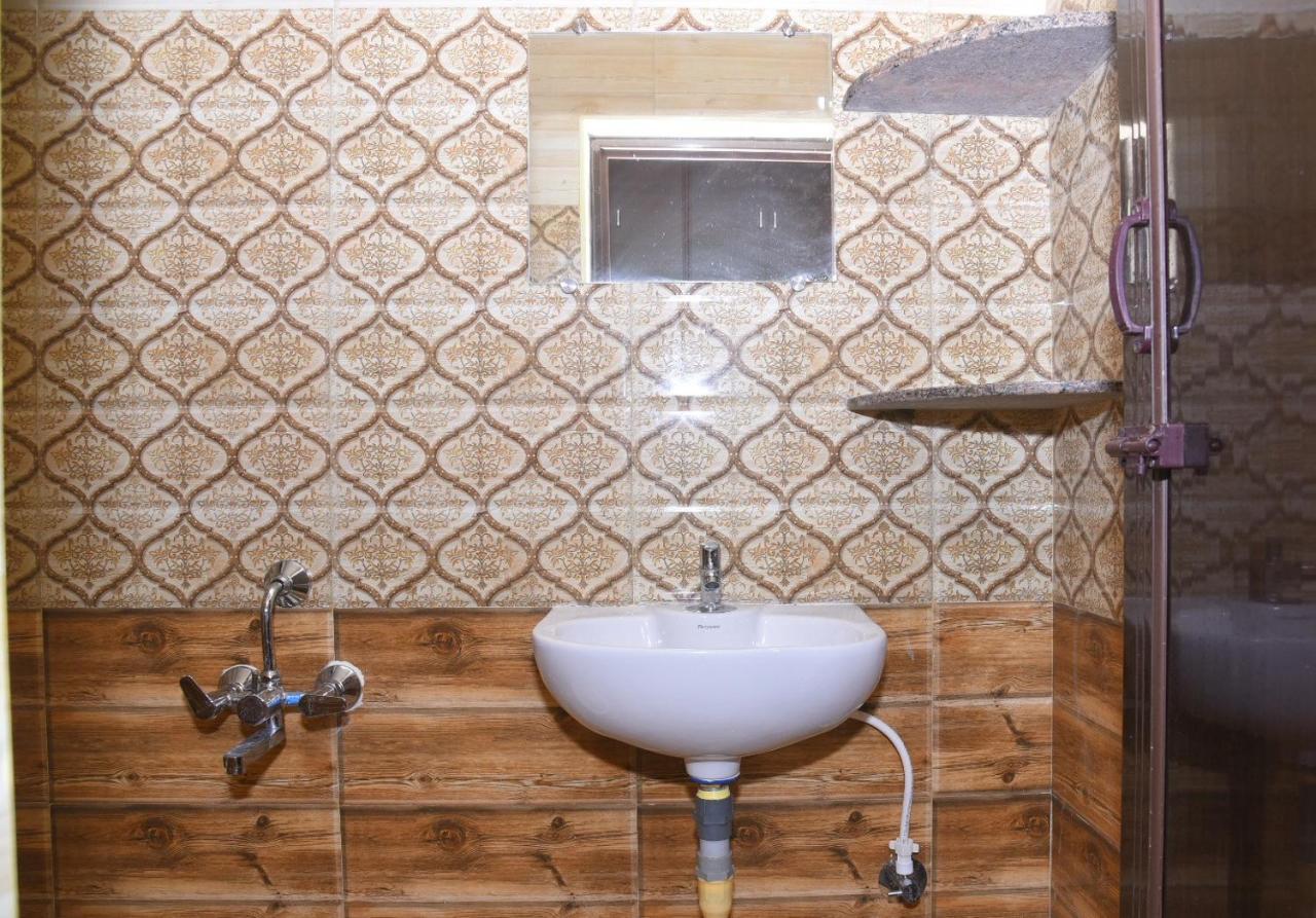 Four Seasons Home Stay Tirupati Extérieur photo