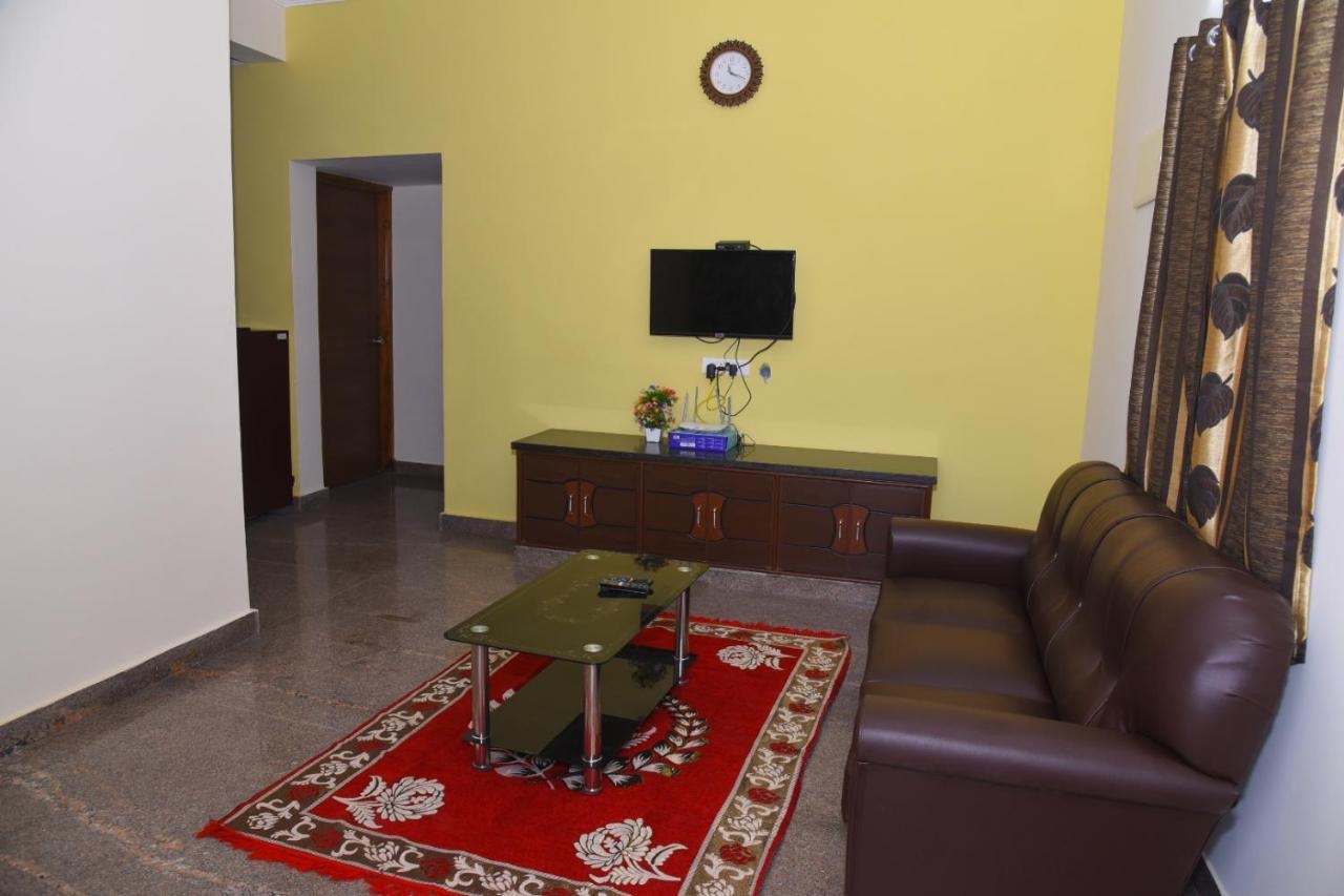 Four Seasons Home Stay Tirupati Extérieur photo