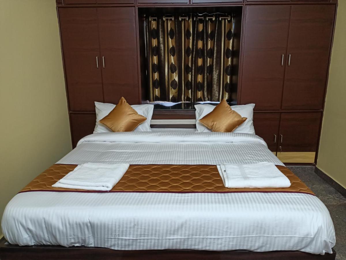 Four Seasons Home Stay Tirupati Extérieur photo