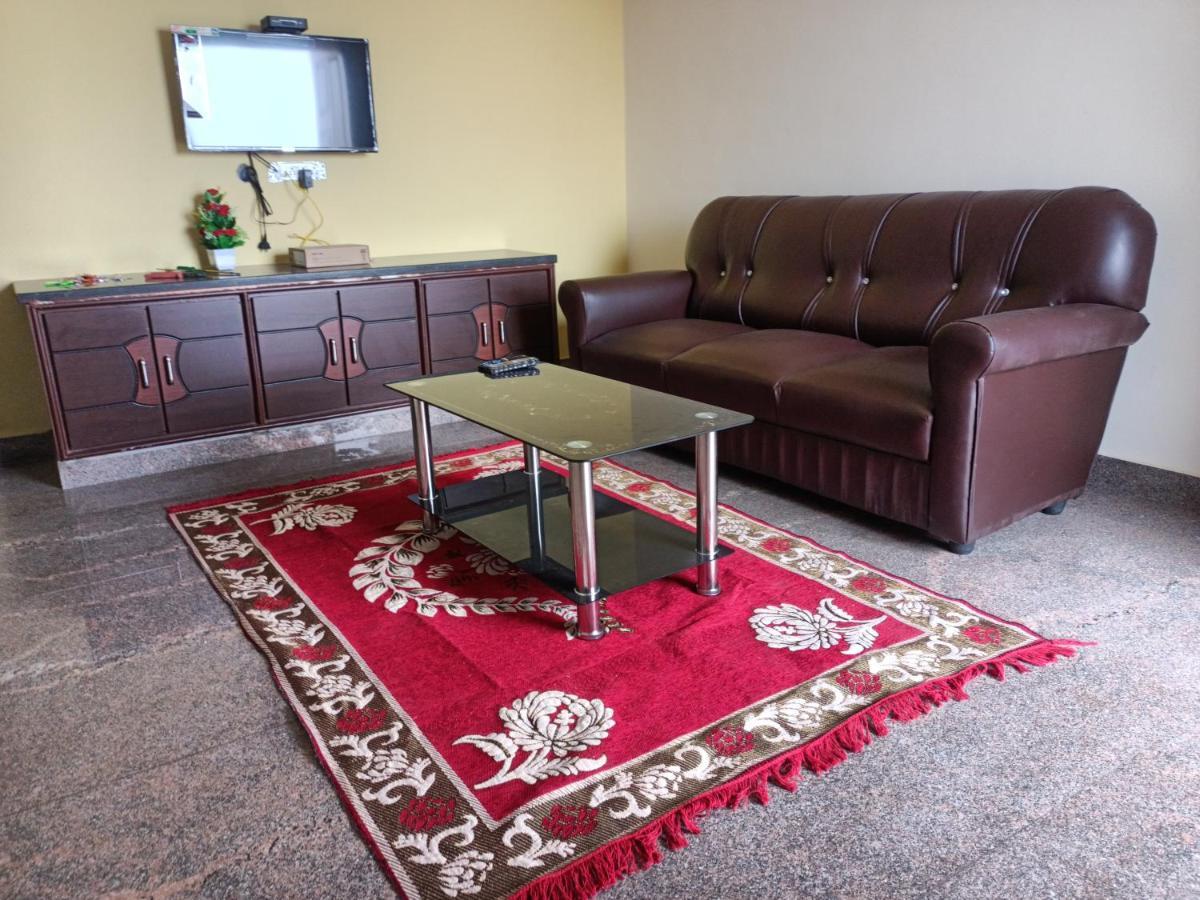 Four Seasons Home Stay Tirupati Extérieur photo