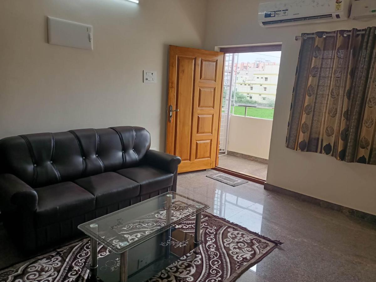 Four Seasons Home Stay Tirupati Extérieur photo