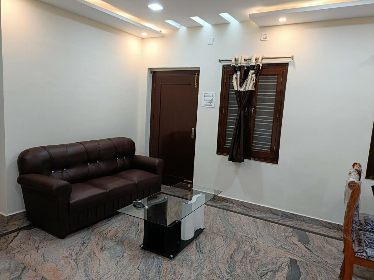 Four Seasons Home Stay Tirupati Extérieur photo
