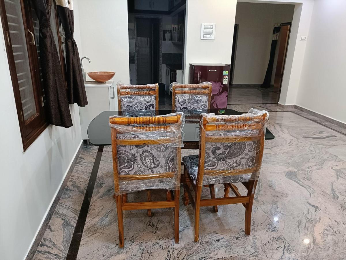 Four Seasons Home Stay Tirupati Extérieur photo