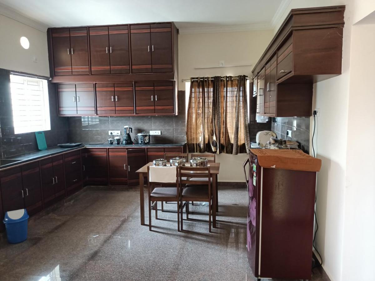 Four Seasons Home Stay Tirupati Extérieur photo