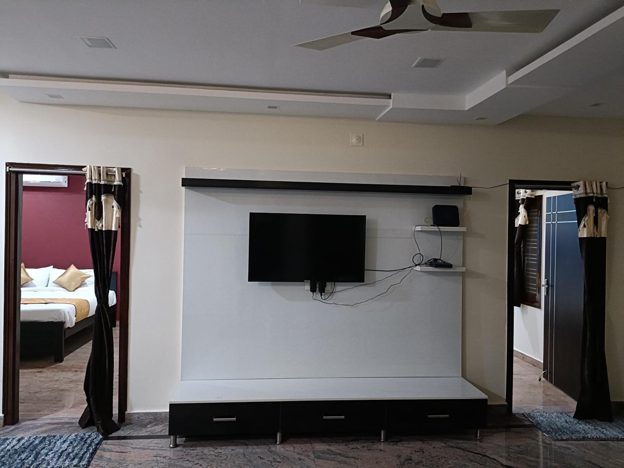 Four Seasons Home Stay Tirupati Extérieur photo